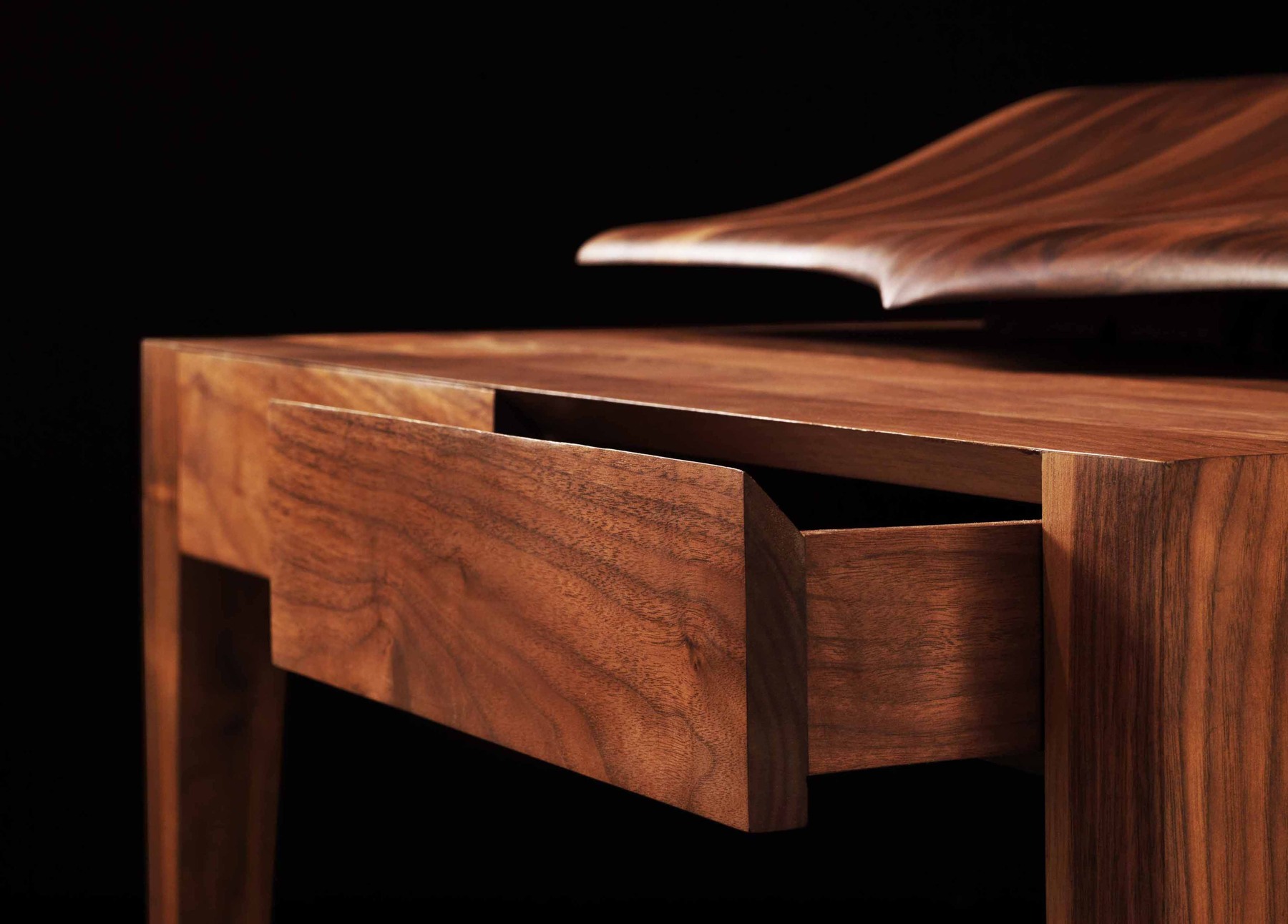 Cajón del escritorio Voltaire integrado en la forma curva